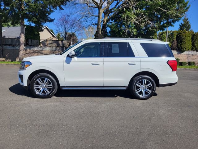 Used 2023 Ford Expedition XLT image 2