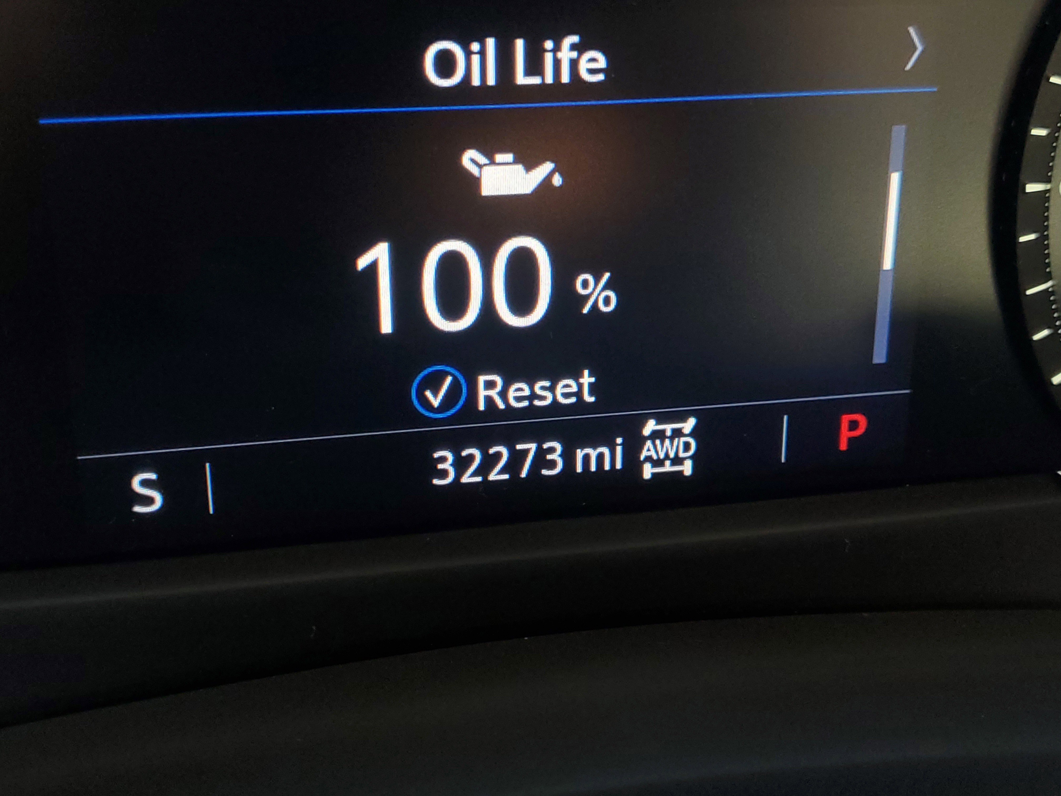 Used 2023 Cadillac XT4 Luxury w/ Cold Weather Package image 25