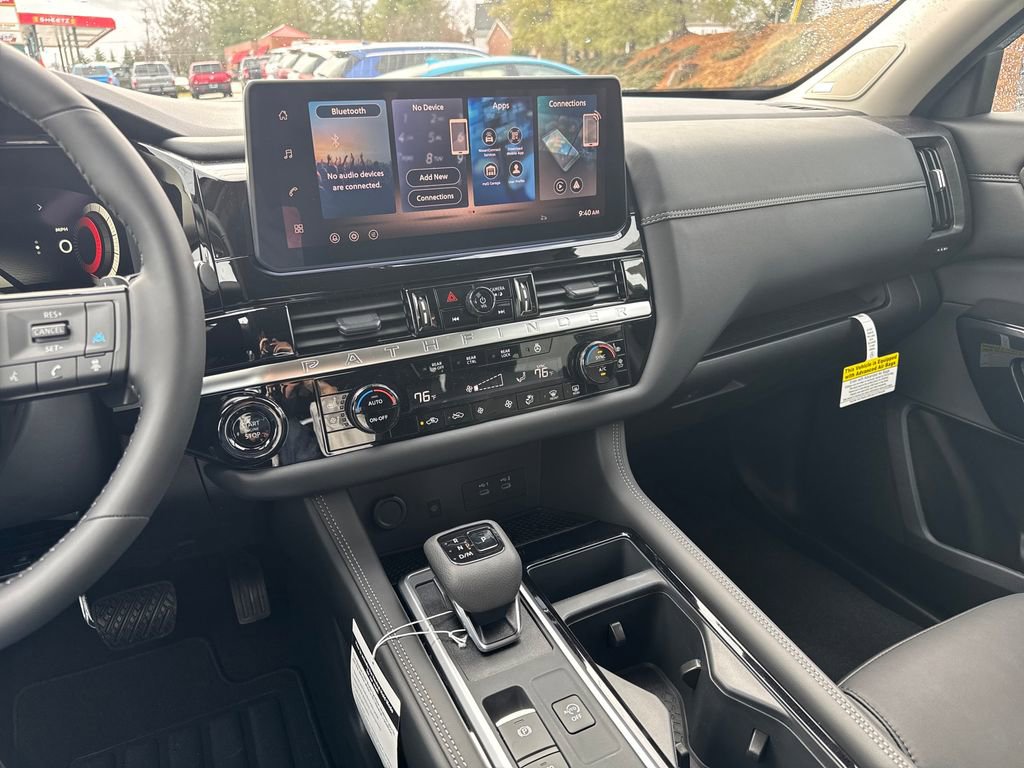 New 2026 Nissan Pathfinder Platinum image 18