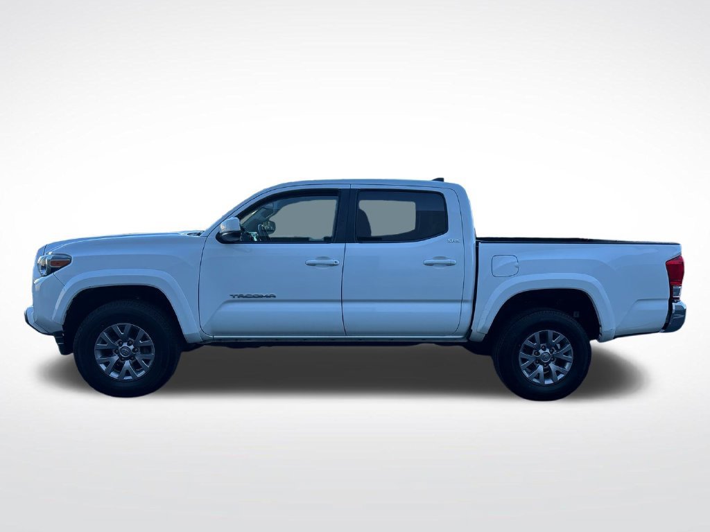 Used 2017 Toyota Tacoma SR5 w/ Tow Package RWD image 6