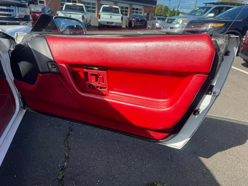 Used 1990 Chevrolet Corvette Convertible RWD image 22