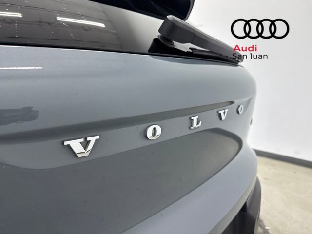 Used 2022 Volvo XC40 T4 R-Design w/ Advanced Package image 12