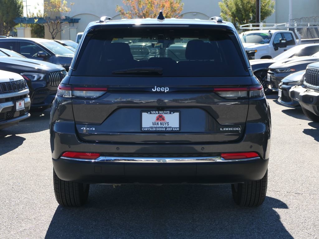 Used 2025 Jeep Grand Cherokee Laredo X w/ Luxury Tech Group I image 5
