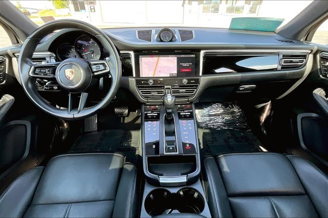 Used 2024 Porsche Macan image 7