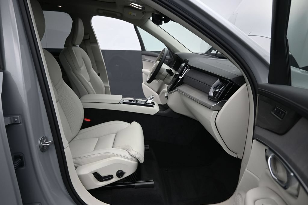 Certified 2026 Volvo XC90 B6 Ultra AWD/4WD image 15