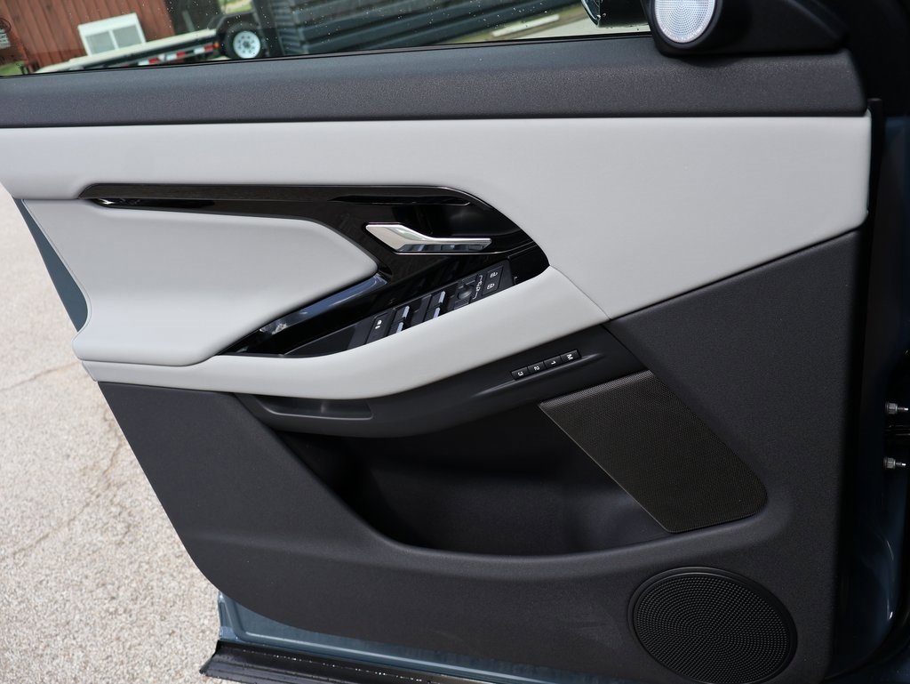 New 2026 Land Rover Range Rover Evoque Dynamic SE image 36