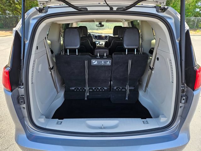 Used 2021 Chrysler Voyager Lxi FWD image 17