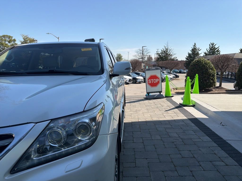 Used 2015 Lexus LX 570 4WD w/ Luxury Package image 33