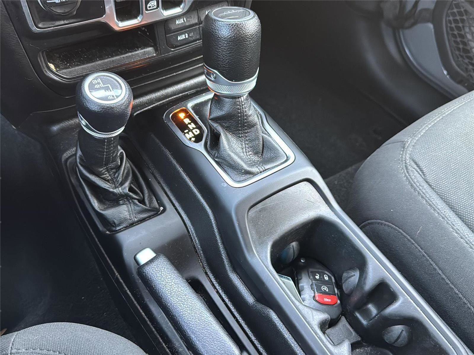 Used 2022 Jeep Gladiator Sport image 25