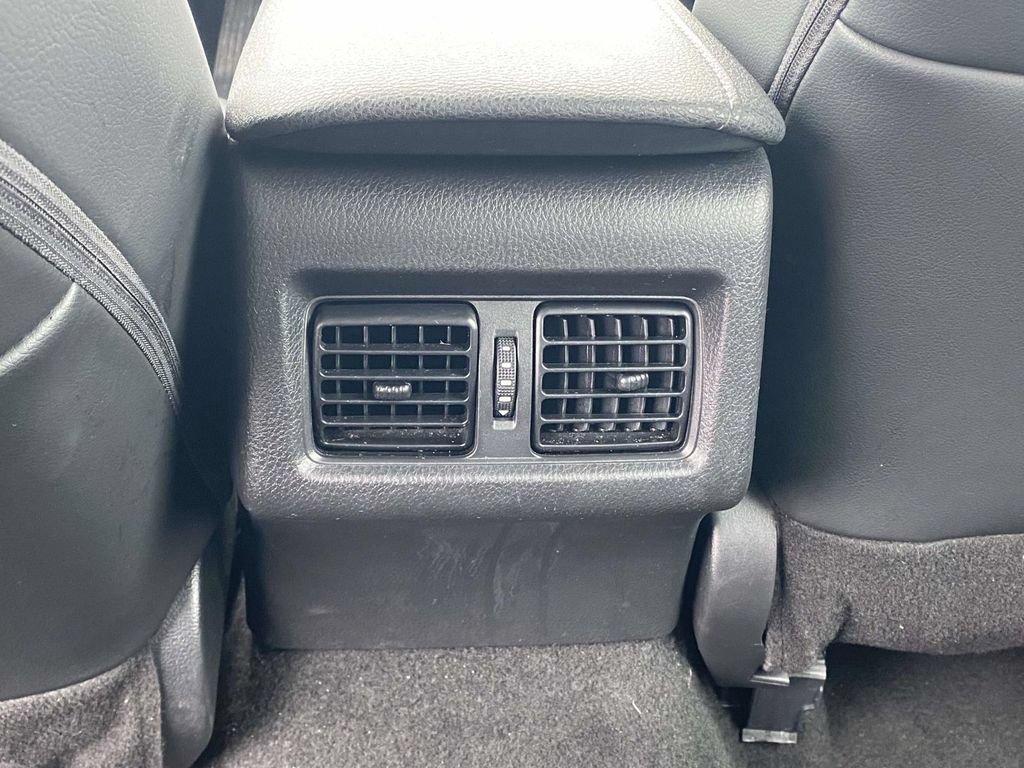 Used 2024 Toyota Camry XSE FWD image 11