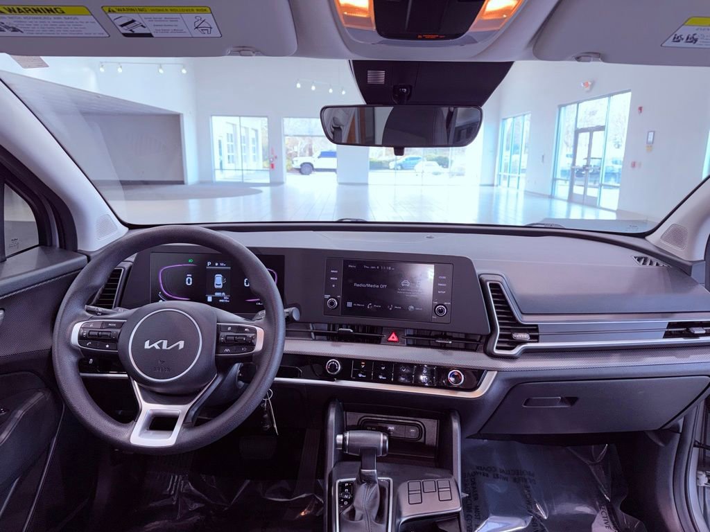 Used 2023 Kia Sportage LX image 8
