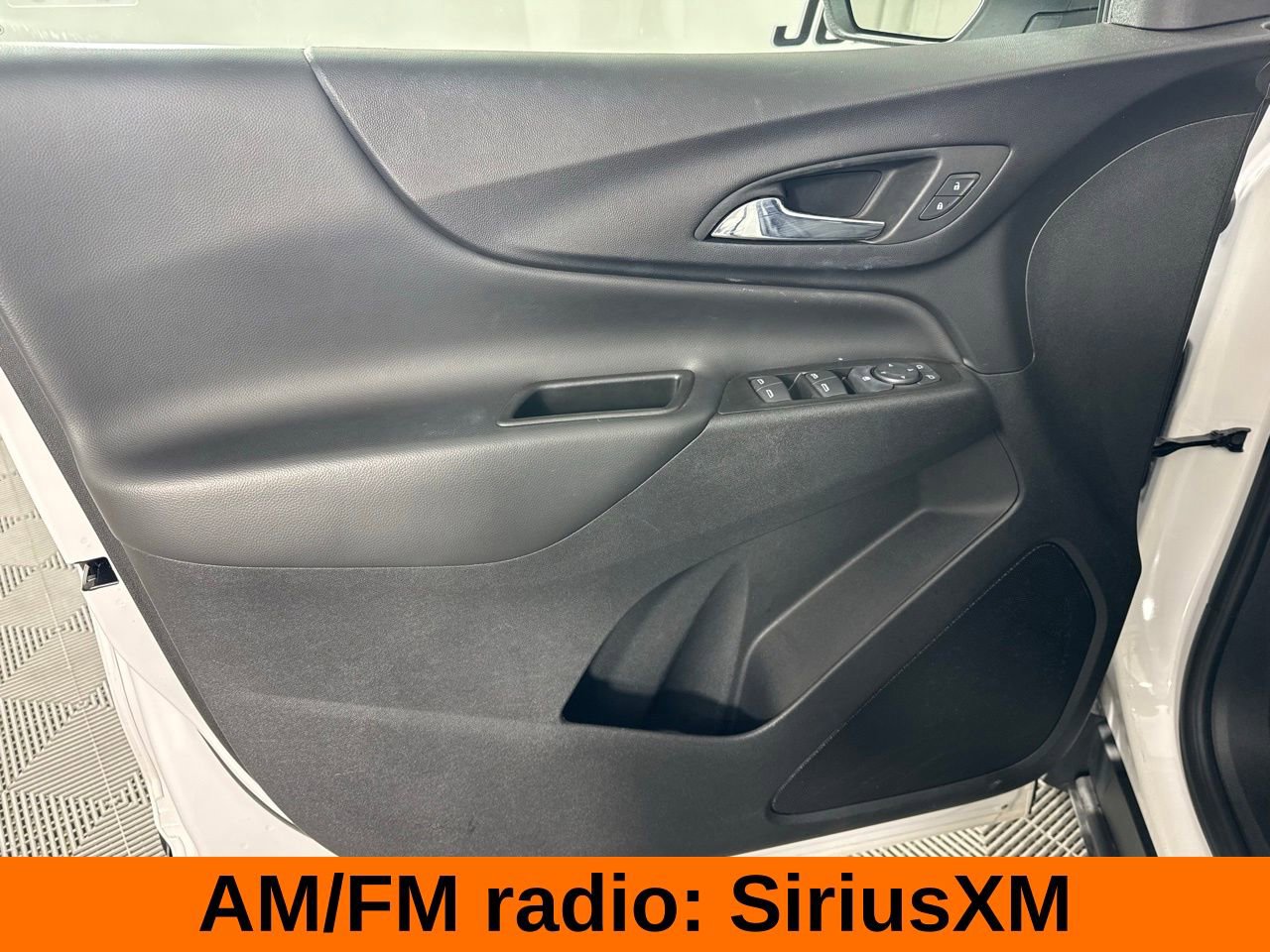 Used 2023 Chevrolet Equinox LT image 10