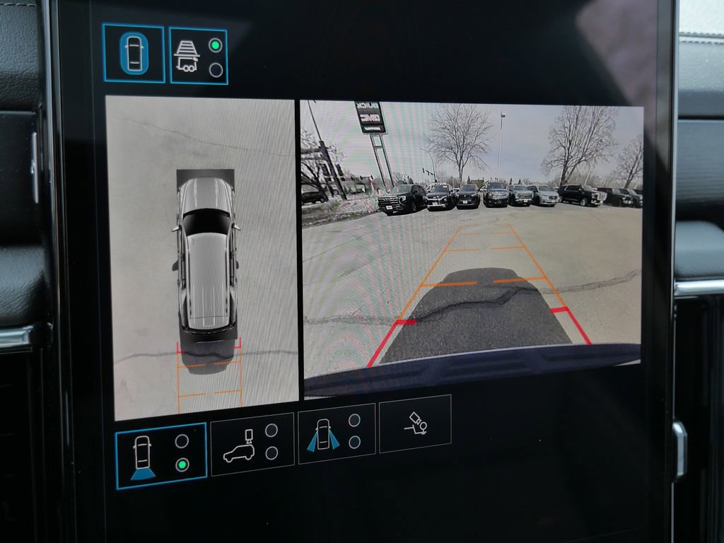Used 2025 GMC Yukon Denali w/ Sun & Power Step Package image 51