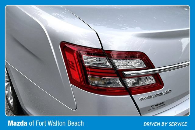 Used 2018 Ford Taurus Limited FWD image 20