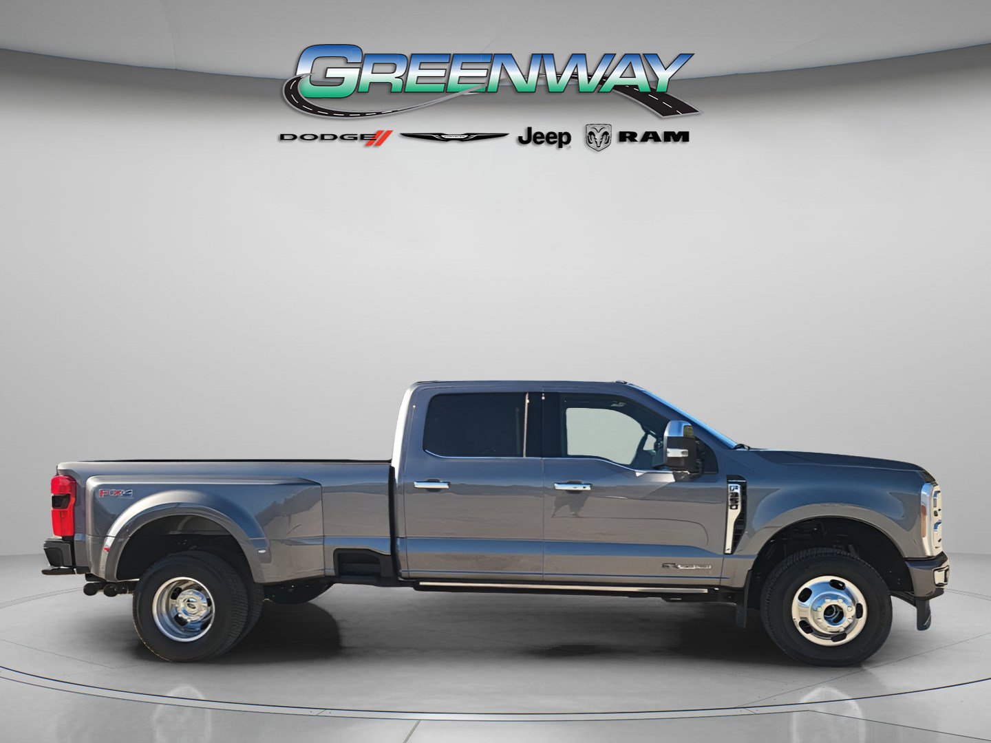 Used 2024 Ford F350 Platinum w/ FX4 Off-Road Package image 5