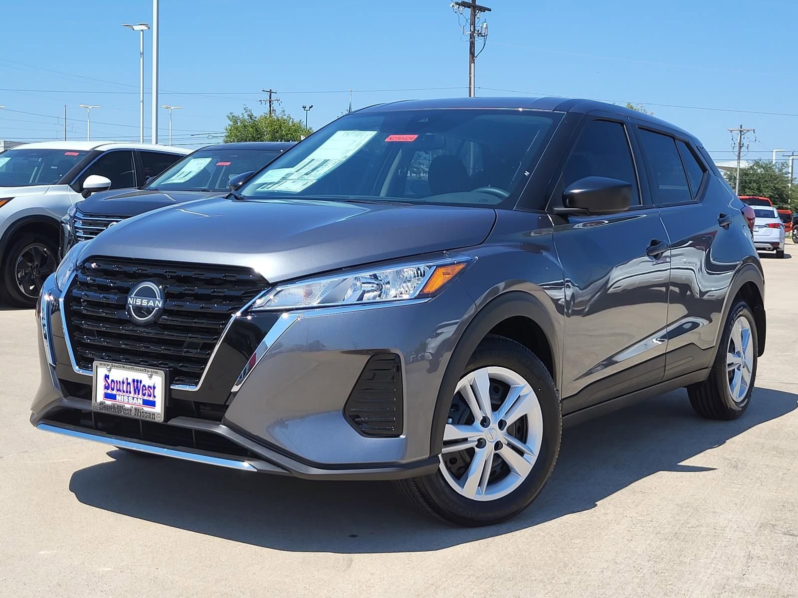 New 2025 Nissan Kicks S
