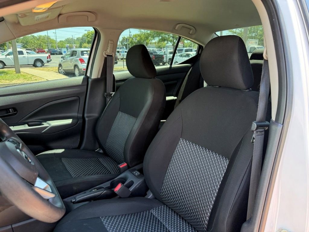 Used 2021 Nissan Versa S FWD image 13