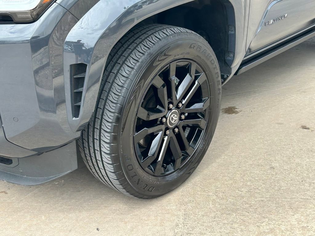 Used 2025 Toyota 4Runner 4WD image 9