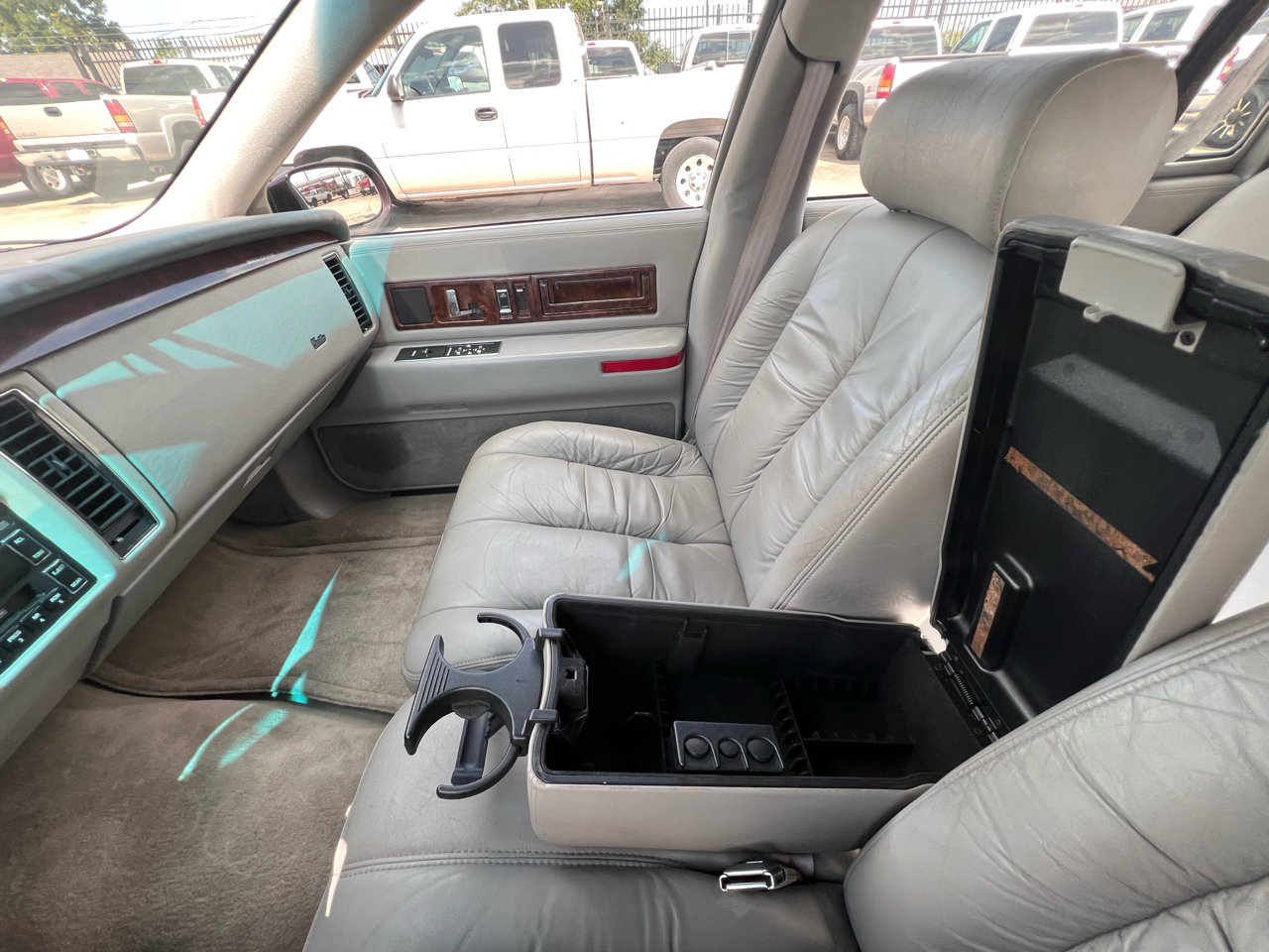 Used 1996 Cadillac Fleetwood Brougham image 74