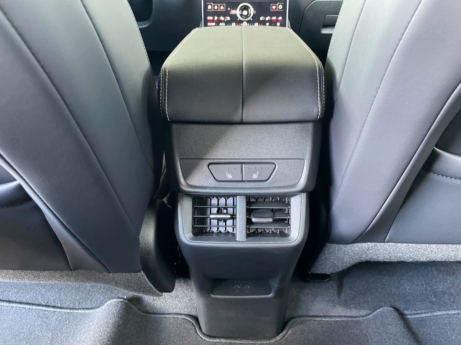 New 2027 GMC Terrain Elevation w/ Elevation Premium Package FWD image 34