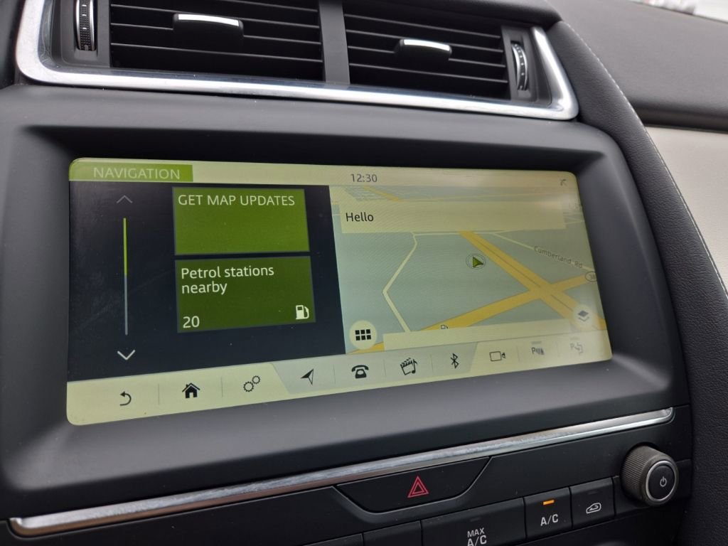 Used 2019 Jaguar E-PACE R-Dynamic SE image 45