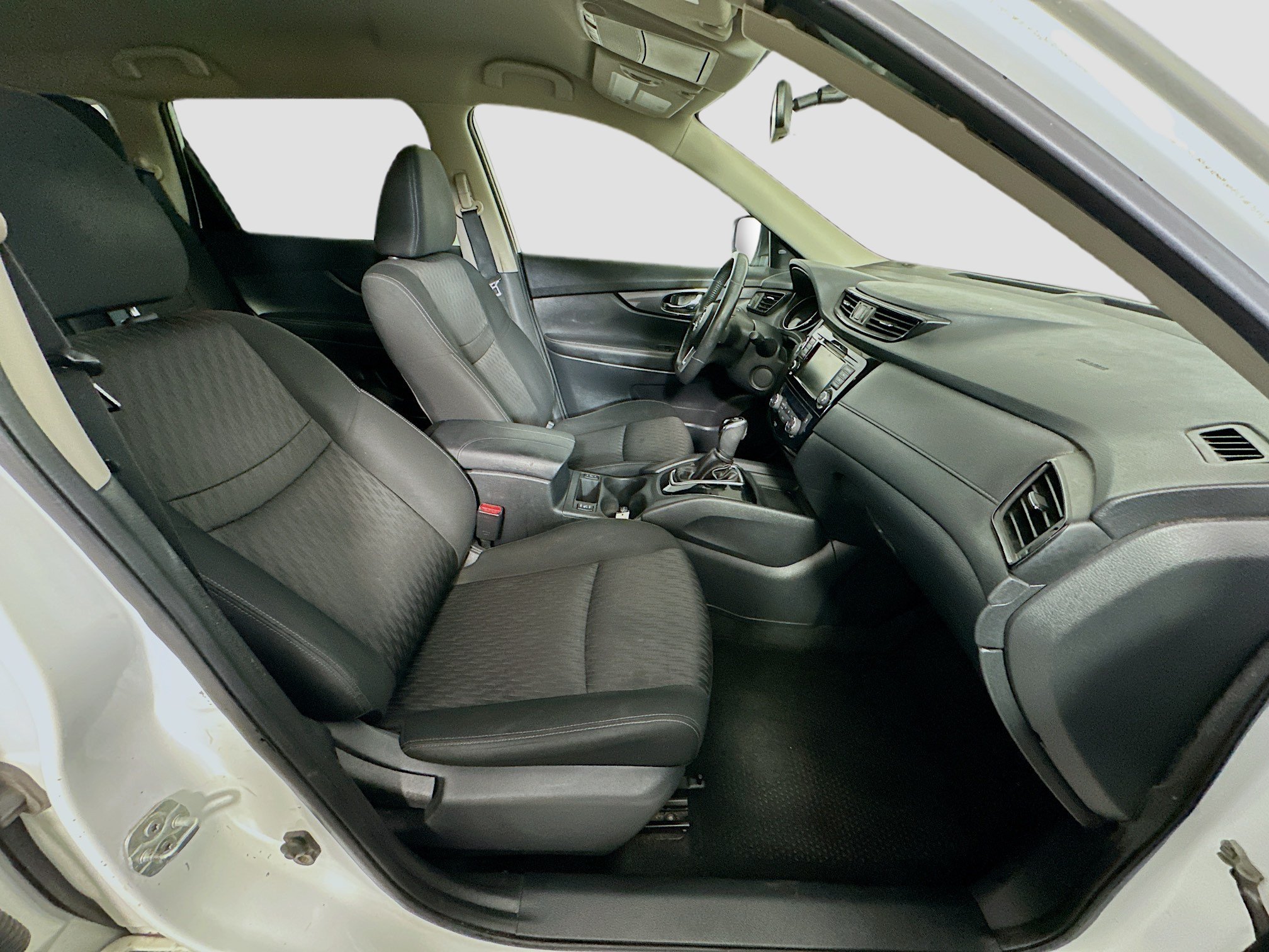 Used 2018 Nissan Rogue SV FWD image 30
