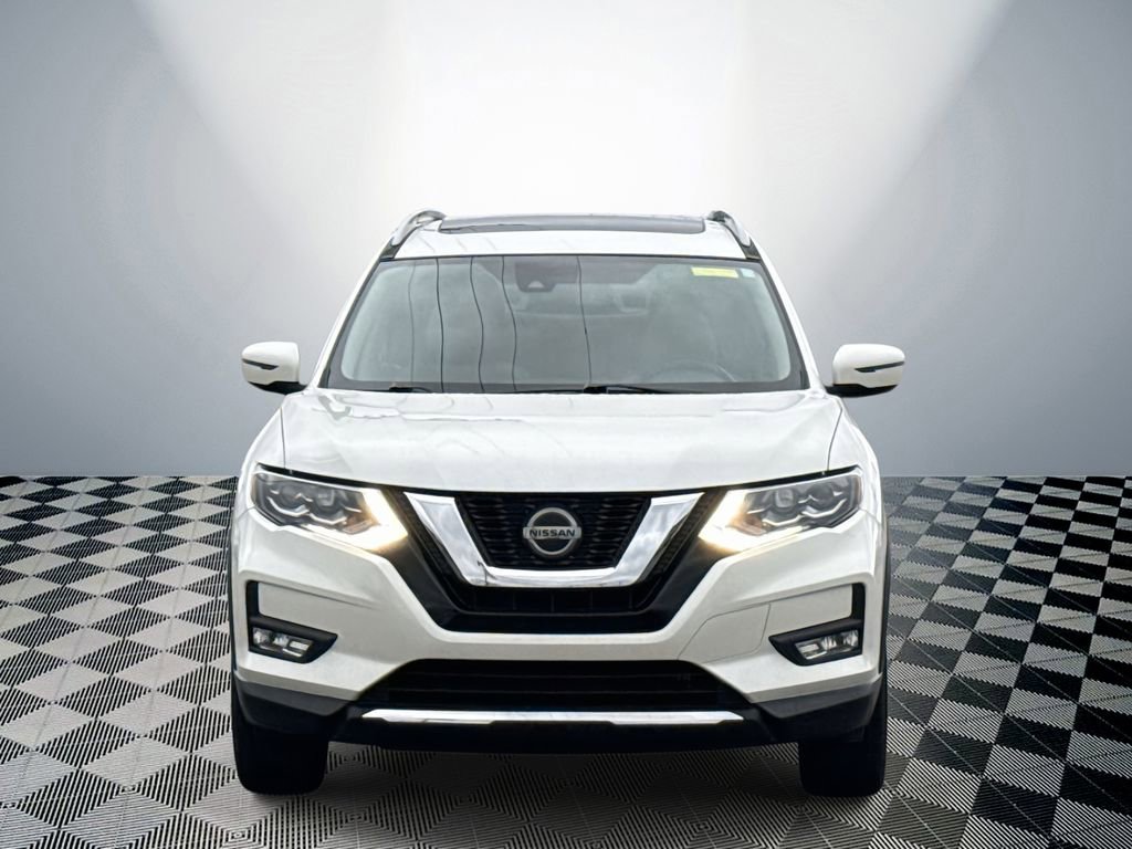 Used 2018 Nissan Rogue SL image 2