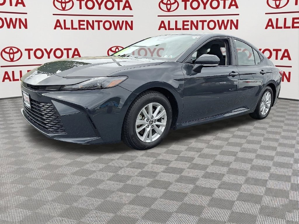 Used 2025 Toyota Camry LE FWD image 3
