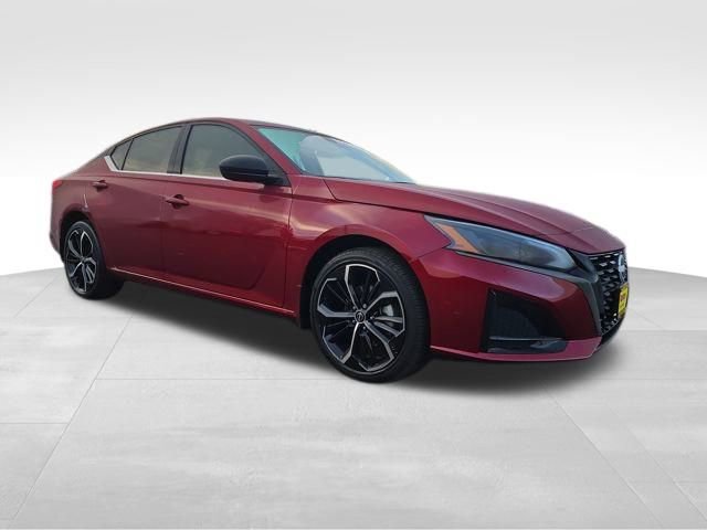 Used 2023 Nissan Altima 2.5 SR w/ SR Premium Package