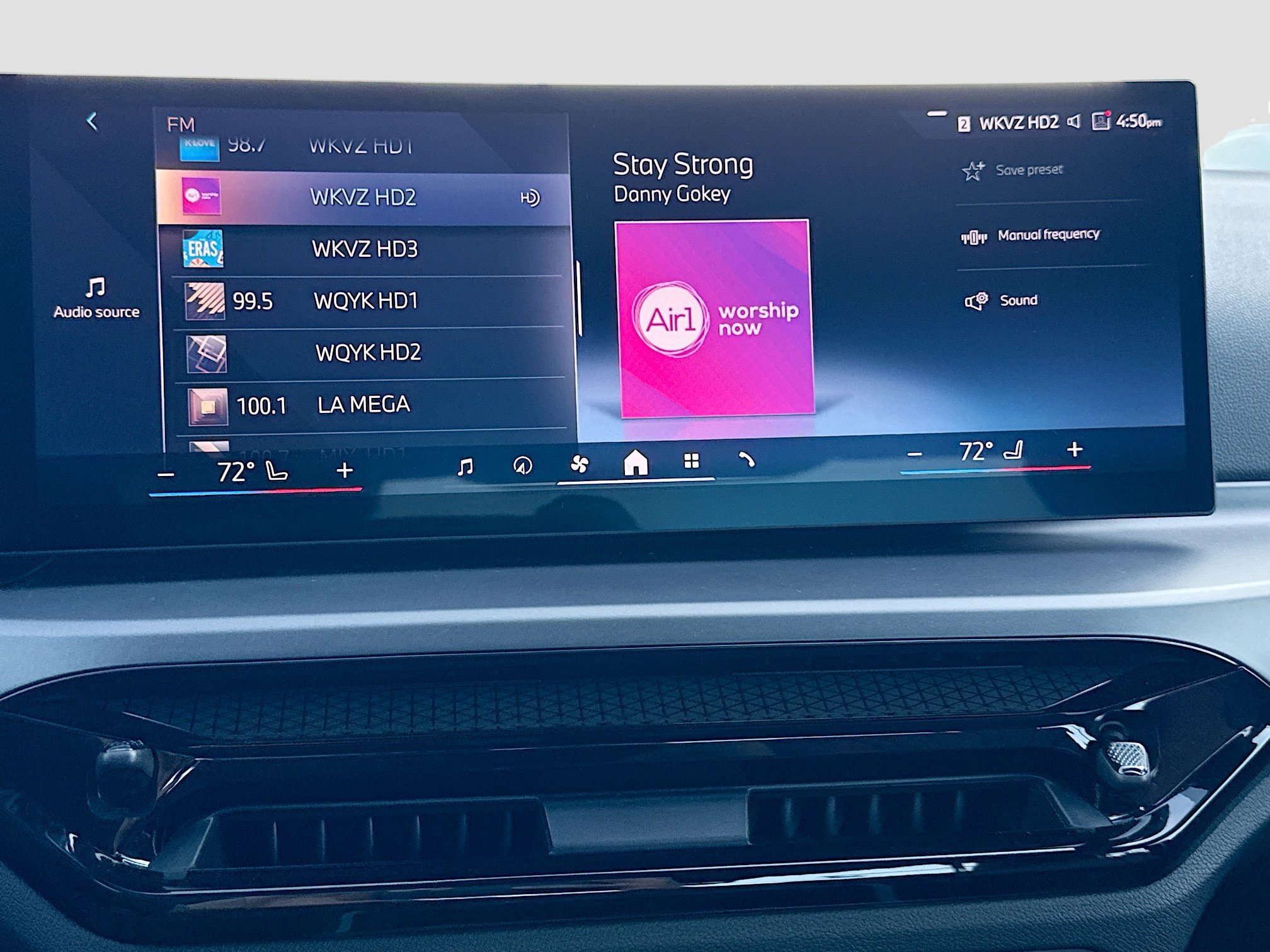 Used 2025 BMW 230i Coupe w/ Convenience Package image 31