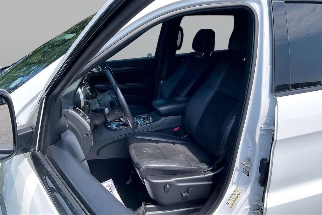 Used 2022 Jeep Grand Cherokee Laredo X AWD/4WD image 25
