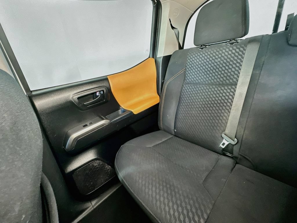 Used 2020 Toyota Tacoma SR5 RWD image 12