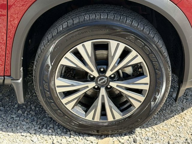 Used 2023 Nissan Rogue SV AWD/4WD image 9