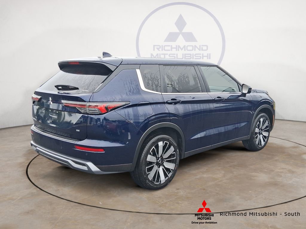 New 2026 Mitsubishi Outlander SE AWD/4WD image 3