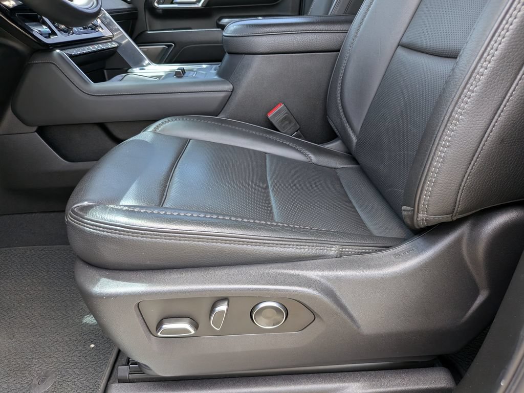 Used 2024 GMC Sierra 2500 Denali w/ Denali Reserve Package AWD/4WD image 24