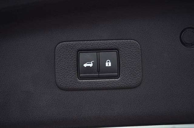 Certified 2024 Nissan Armada SL w/ Captain's Chairs Package image 33