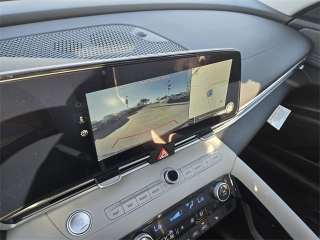 New 2025 Hyundai Elantra Limited FWD image 25