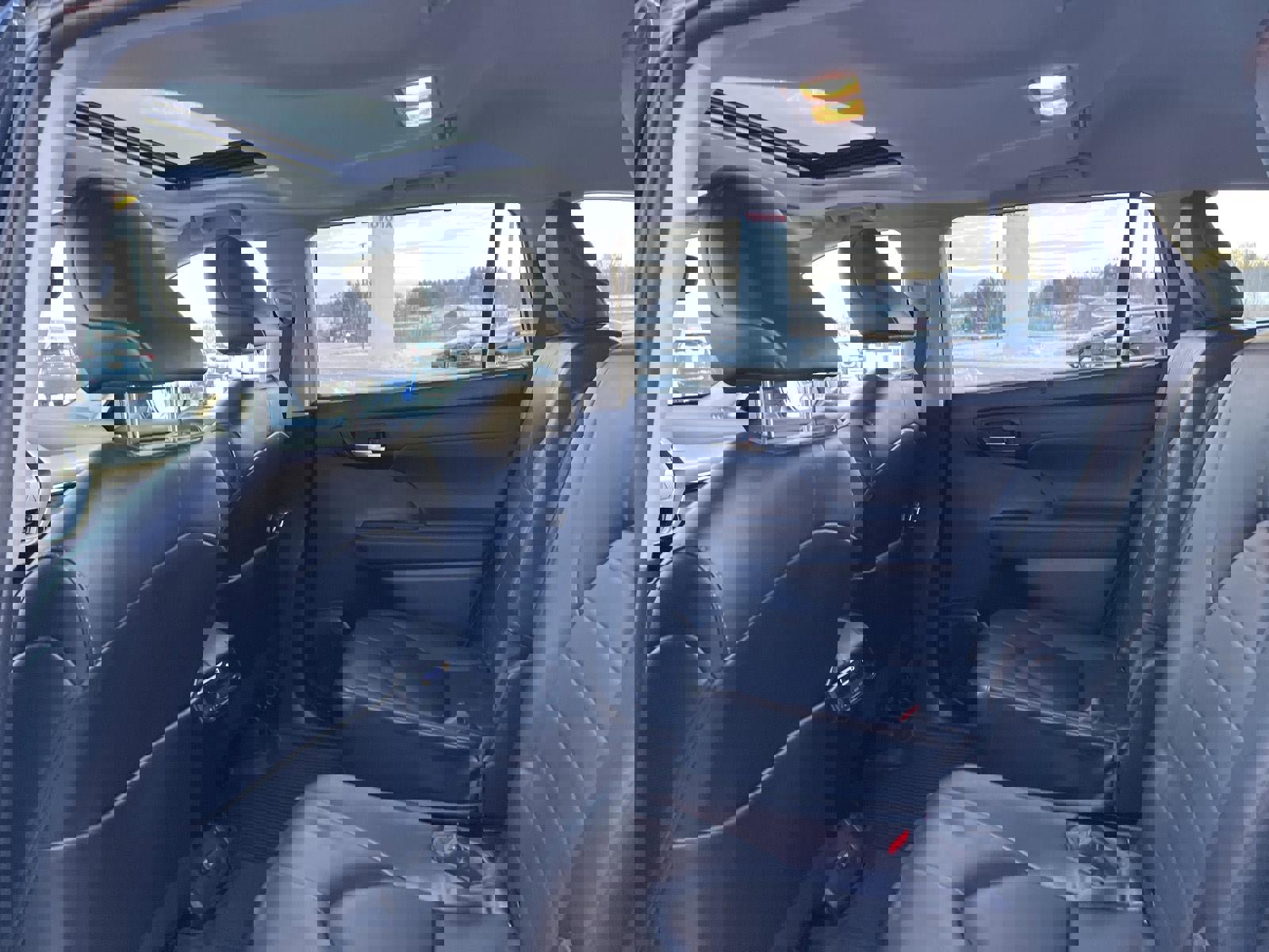 Certified 2023 Toyota Highlander XLE image 25