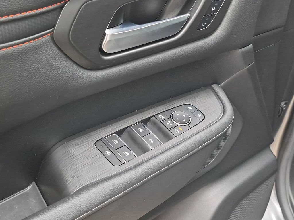 Certified 2025 Nissan Armada PRO-4X AWD/4WD image 19