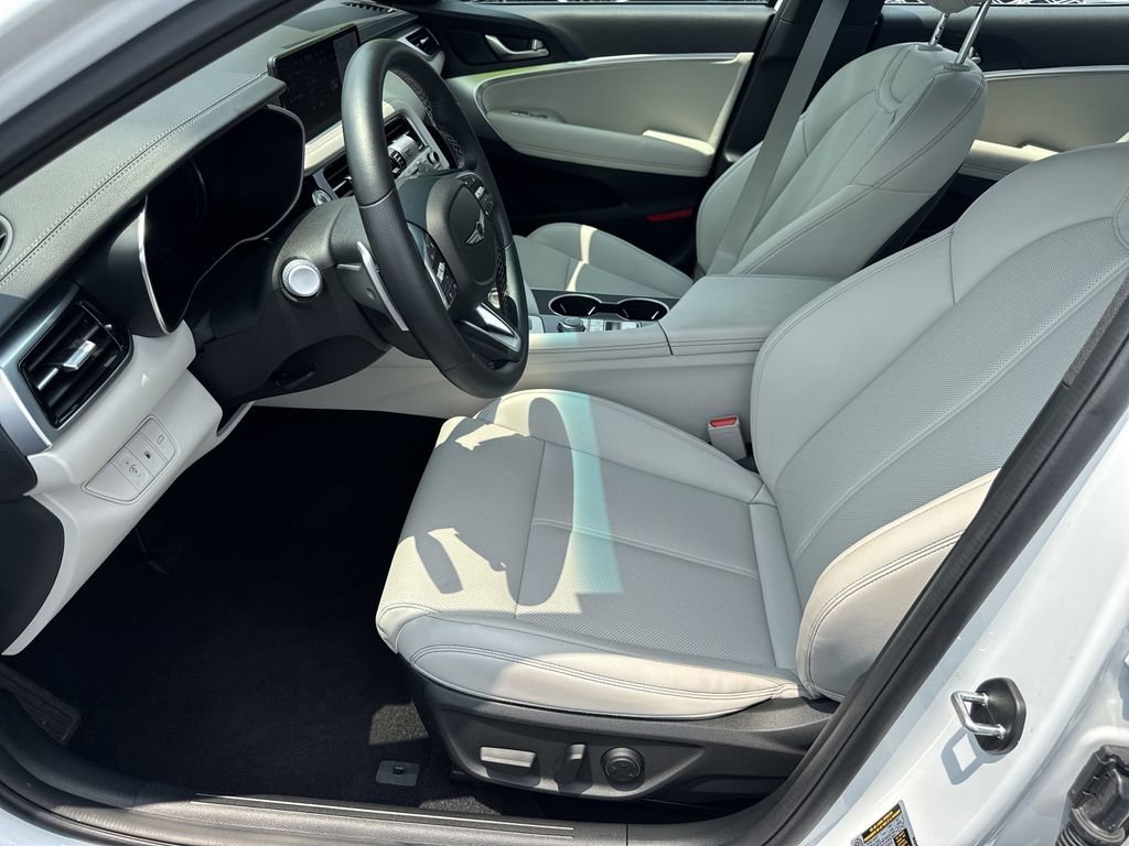 New 2025 Genesis G70 2.5T image 9