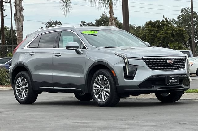 Used 2024 Cadillac XT4 Premium Luxury AWD/4WD image 2