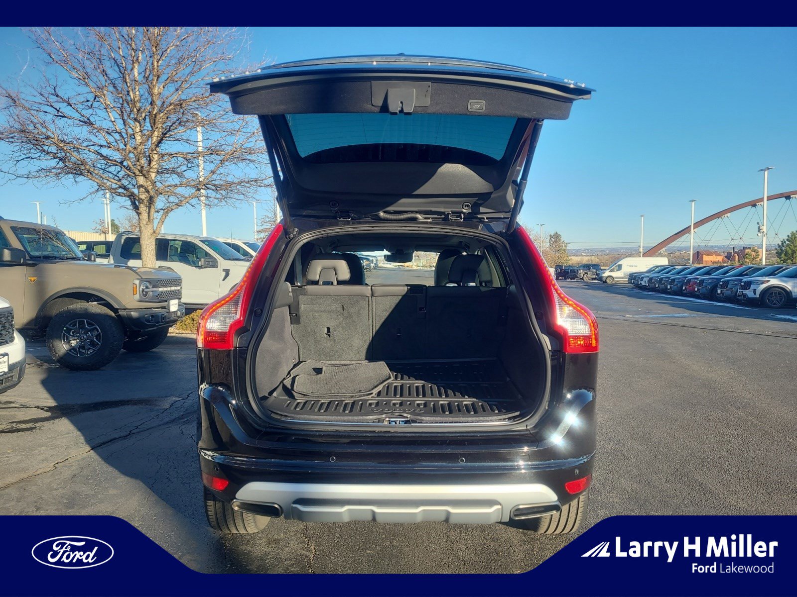 Used 2017 Volvo XC60 T5 Dynamic w/ Preferred Option Package image 33