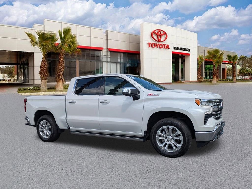 Used 2024 Chevrolet Silverado 1500 LTZ image 2
