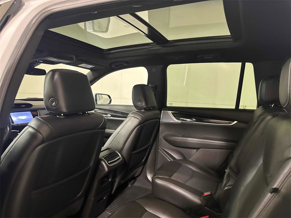 Used 2023 Cadillac XT6 Premium Luxury image 14