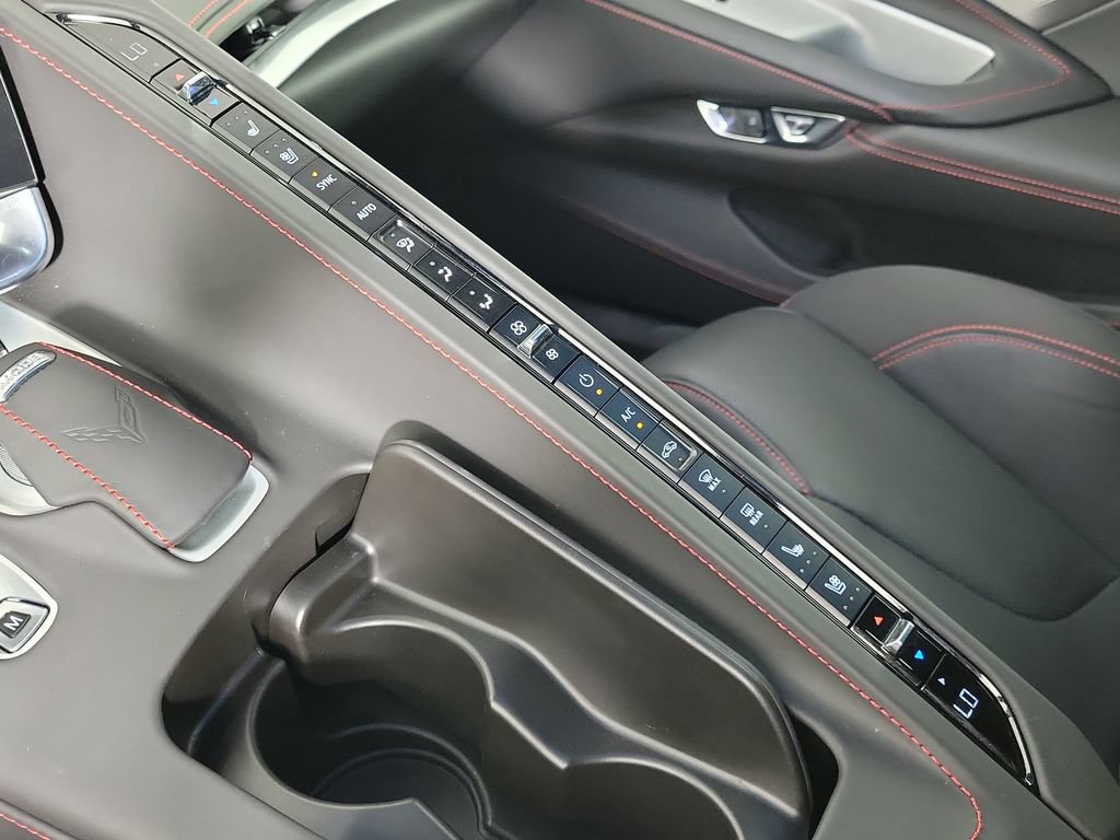Used 2022 Chevrolet Corvette Stingray Premium Cpe w/ Z51 Performance Package RWD image 22