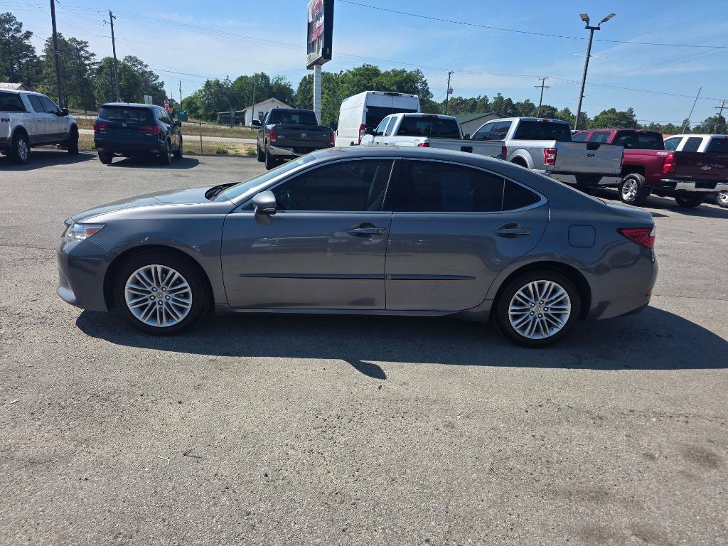 Used 2013 Lexus ES 350 w/ Luxury Pkg FWD image 2
