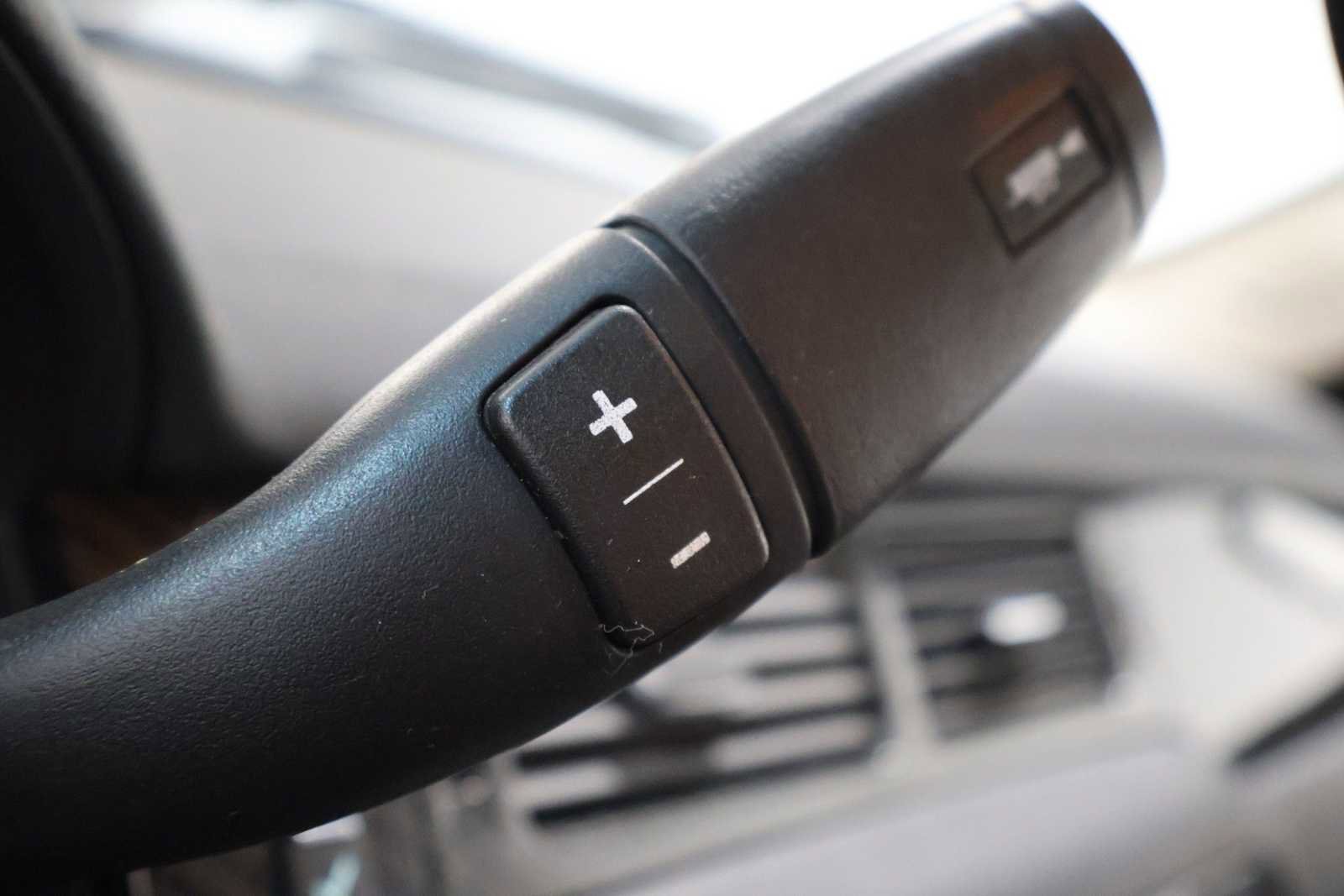 Used 2010 GMC Sierra 1500 SLT AWD/4WD image 26