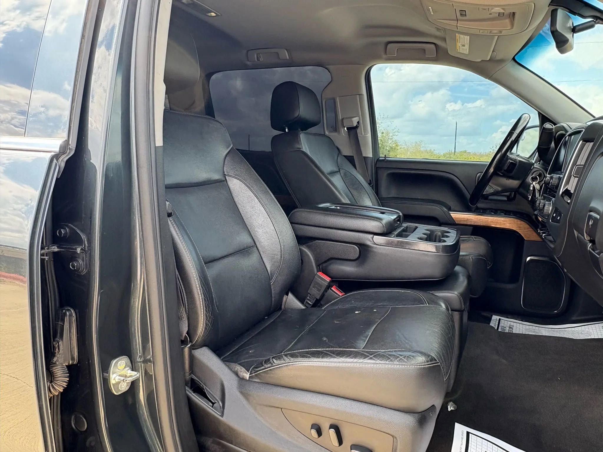 Used 2018 Chevrolet Silverado 1500 LTZ image 12