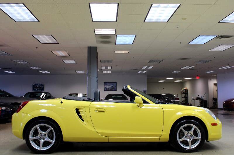 Used 2004 Toyota MR2 image 5