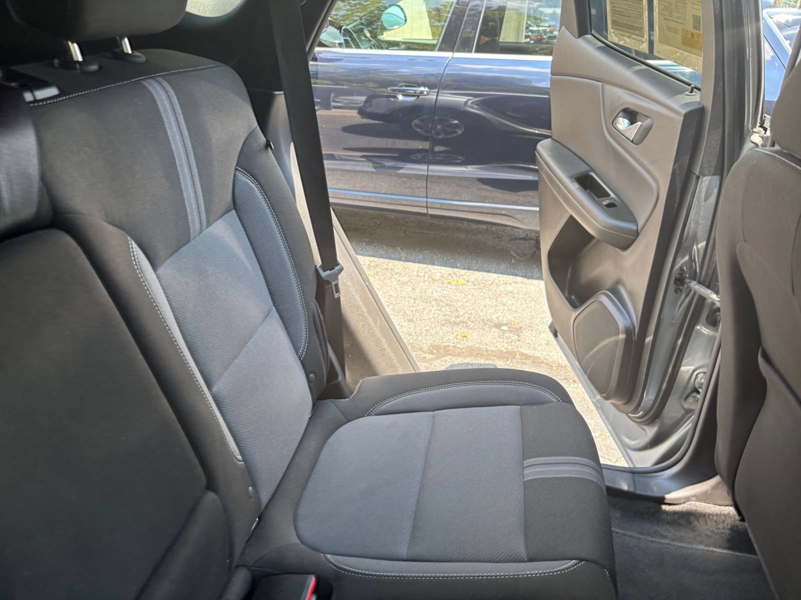 Used 2025 Chevrolet Blazer LT FWD image 34